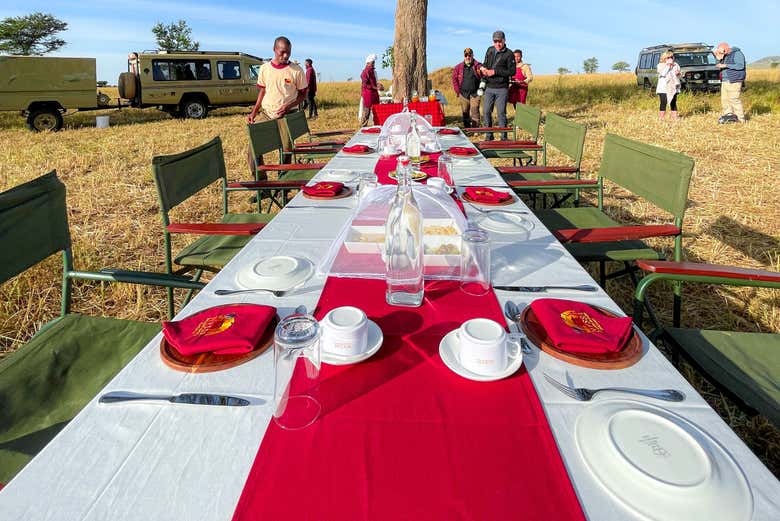 Il tavolo è pronto per i commensali