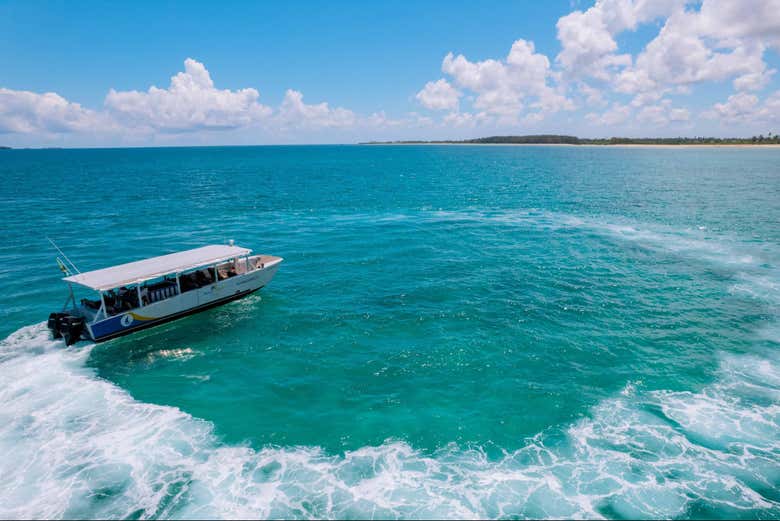 ¡Navegaréis por las idílicas aguas de Stone Town!