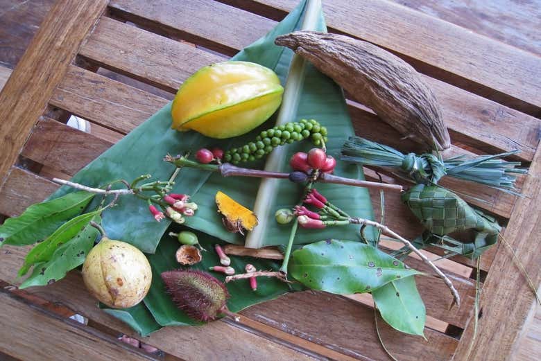 Dégustation des fruits et des épices de Zanzibar