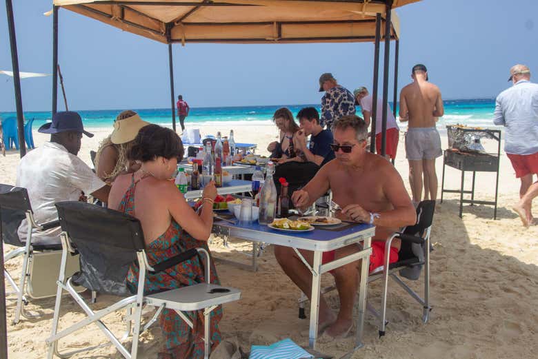 Comida en Nyange Sandbank