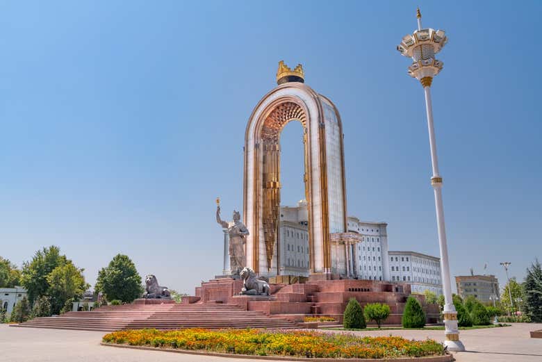 Visitez le mémorial d'Ismail Samani