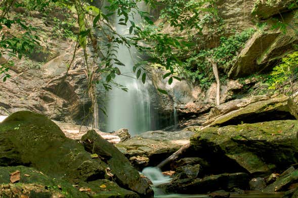 Excursión a las cascadas Avocat y la playa Maracas