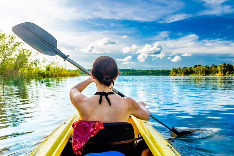 Pagayez sur les eaux calmes de la réserve de Caroni