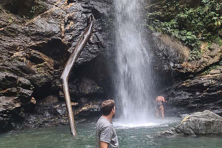 Profitez d'une petite baignade à la cascade d'Avocat