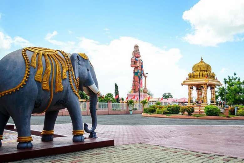 Place où se trouve la statue de Lord Hanuman