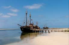 Passeio de barco pirata por Flamingo Island