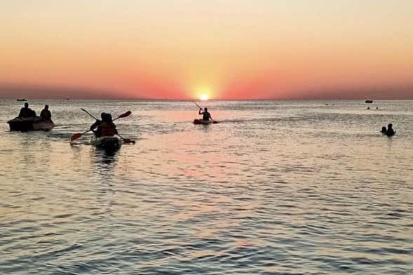 Tour de caiaque ao entardecer por Sidi Jmour