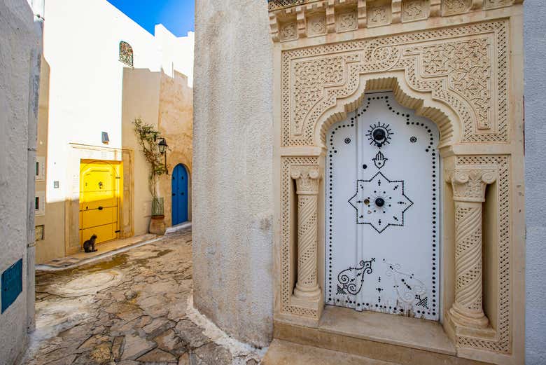 Callejuela en la medina de Hammamet