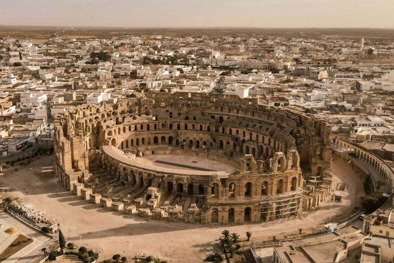 El anfiteatro de El Djem en vista aérea