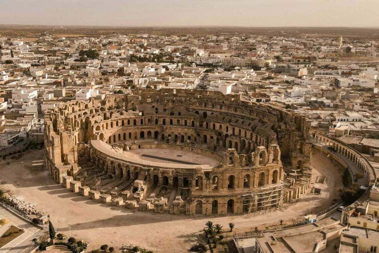 See the Roman Amphitheater in El Djem