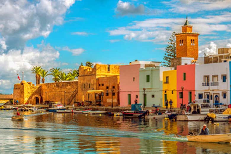 Casas coloridas em Bizerte