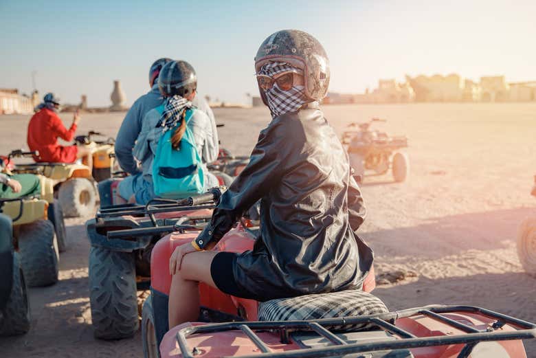 Explore the Saharan desert on a quad!