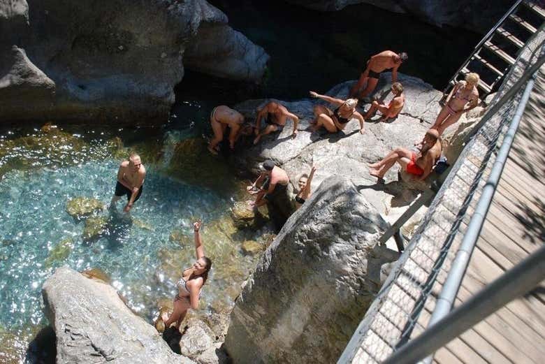 Os podréis bañar en sus aguas cristalinas