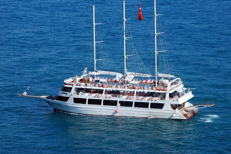 Naviguez au large d'Alanya