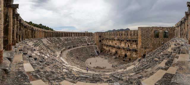 Excursão a Aspendo, Perge e cascata de Manavgat