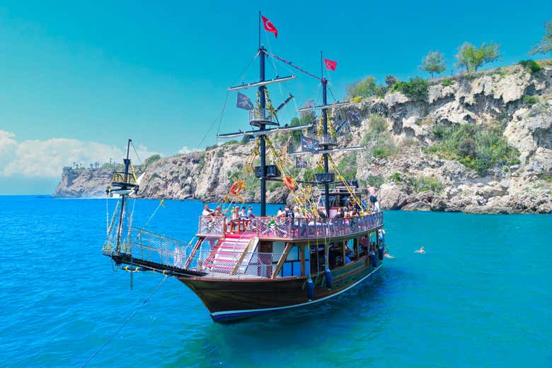 Bordearemos la paradisíaca Costa Turquesa