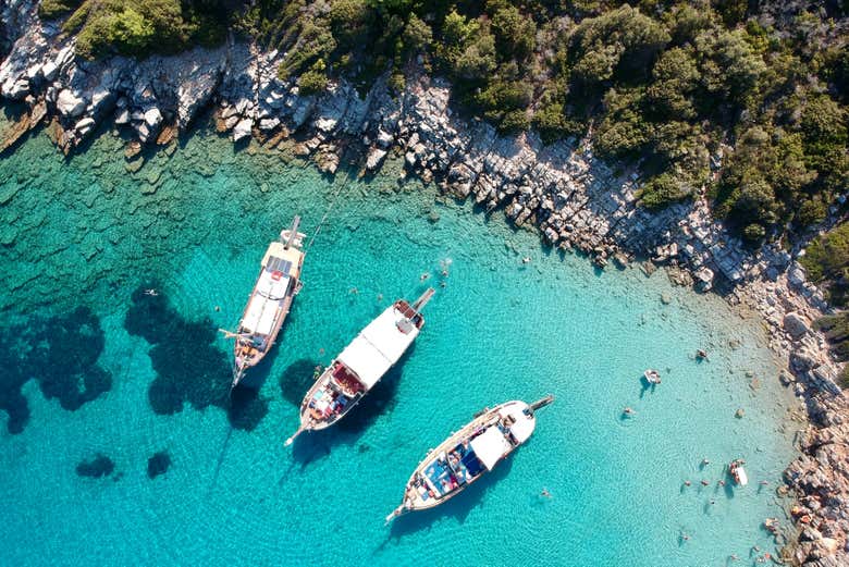 Barche all'isola di Orak