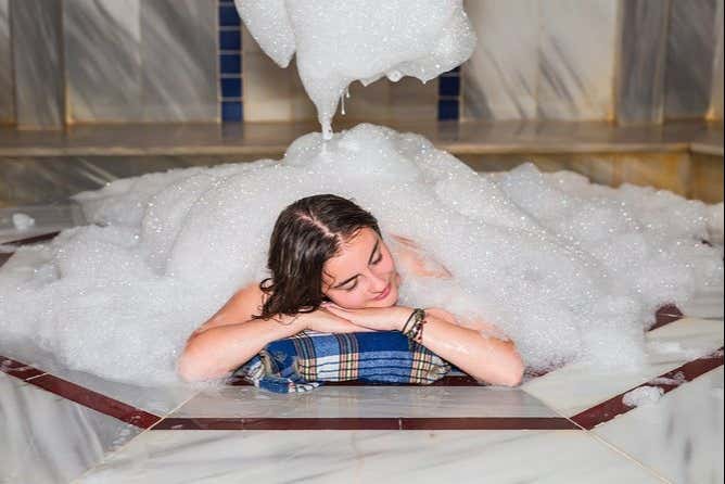 Prenez un bain moussant au hammam