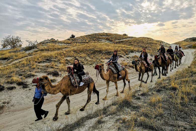 Parcourez la célèbre région de Cappadoce à dos de chameau