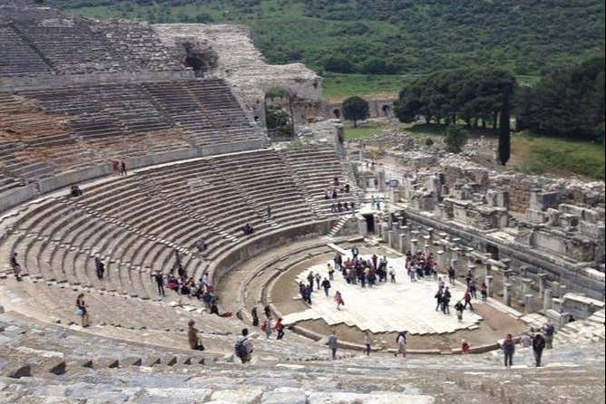 Admirning the Roman Theater