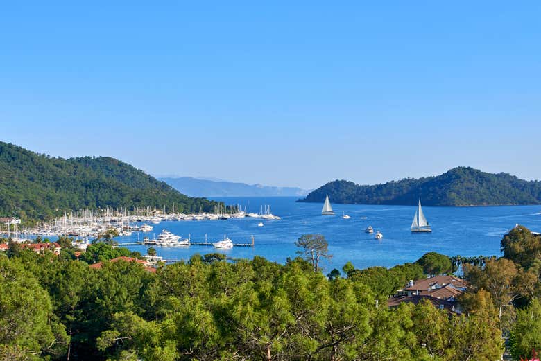 Barcos en la bahía de Fethiye