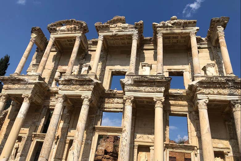 Ruinas de la Biblioteca de Celso