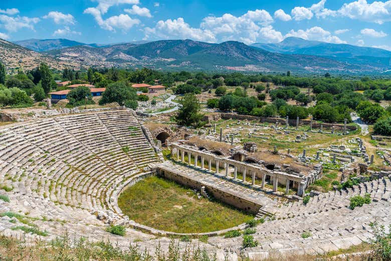 Tour the Aphrodisias amphitheatre
