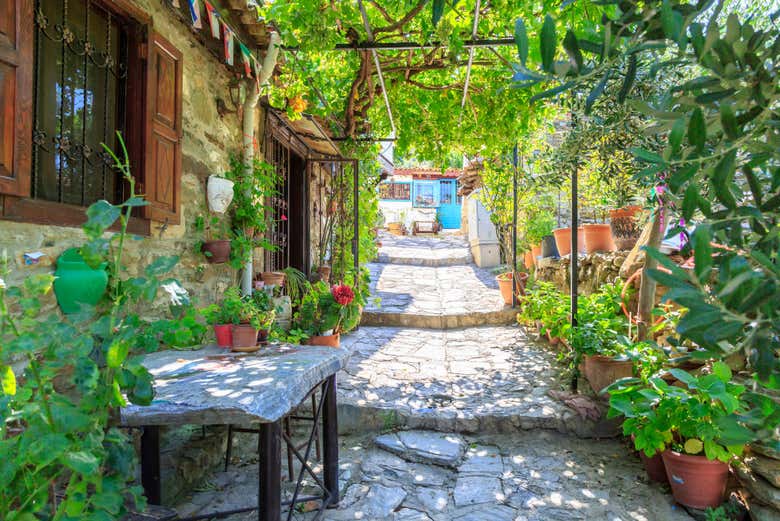 Stroll the charming streets of Şirince