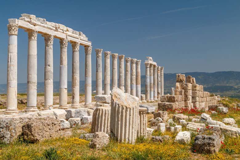 Explore breathtaking Laodicea