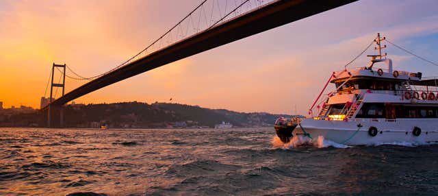 Croisière en yatch sur le Bosphore au coucher du soleil