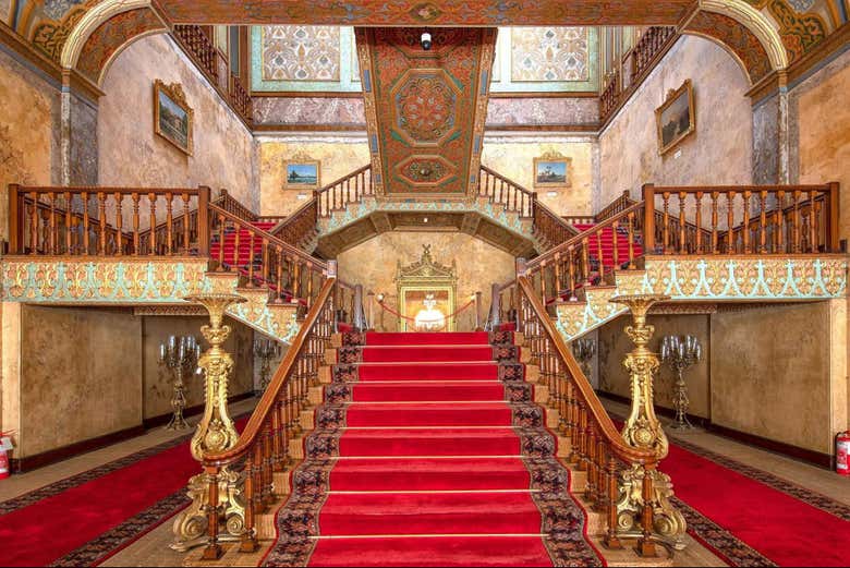 Podréis recorrer las salas de este lujoso palacio otomano