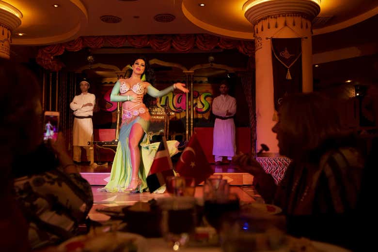 Gamze dances at Sultana's Istanbul