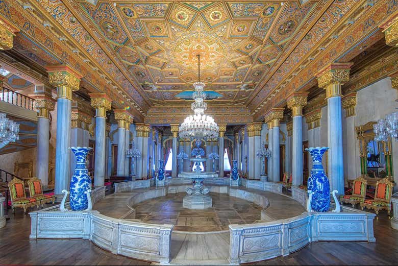 El mármol del palacio y sus techos pintados a mano son un tesoro