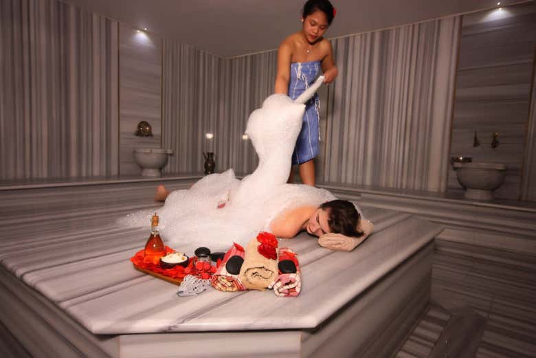 Experience a bubble massage