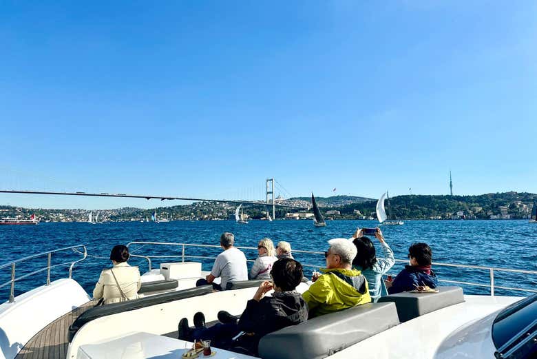 Disfrutando del crucero por el Bósforo