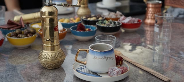 Atelier de café turc sur sable à Göreme