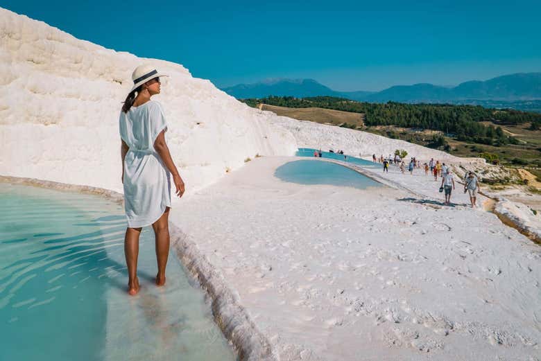 Disfrutando de los castillos de algodón de  Pamukkale
