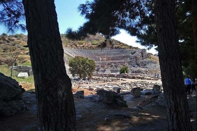 Contemplando o Teatro Romano de Éfeso