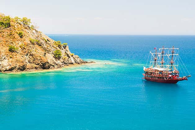 Balade en bateau le long de la Côte Turquoise