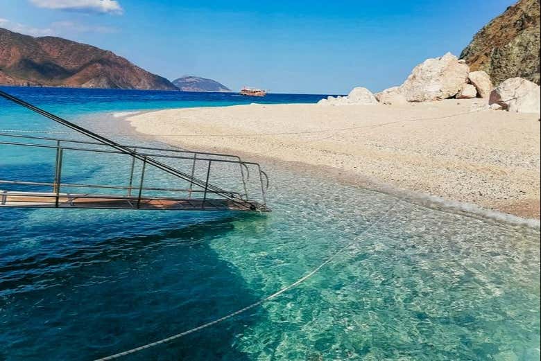 Suluada Island's beaches