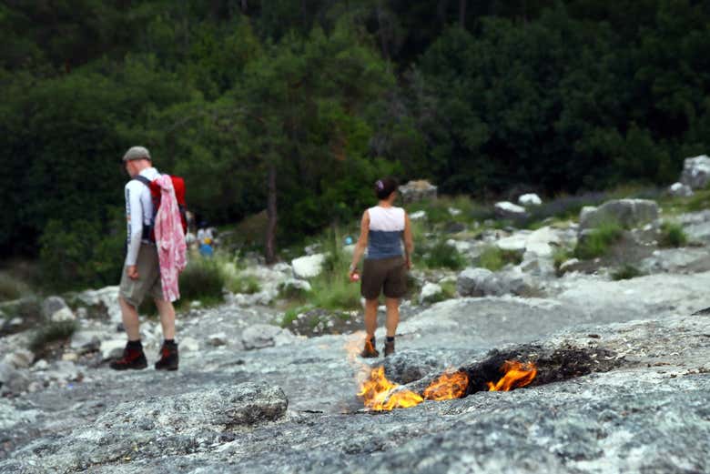 Visitez les feux naturels de Yanartas