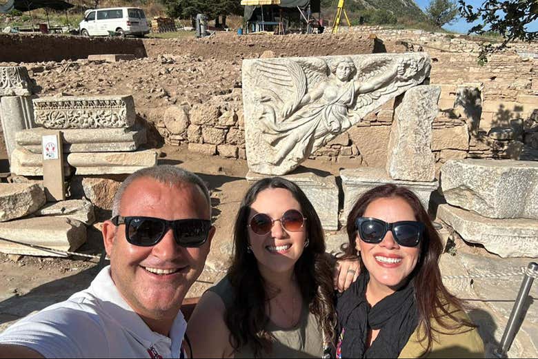 Selfie con el guía en Éfeso