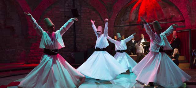 Cena con espectáculo folclórico en Marmaris