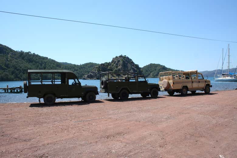 Os veículos 4x4 em que viajaremos por Marmaris