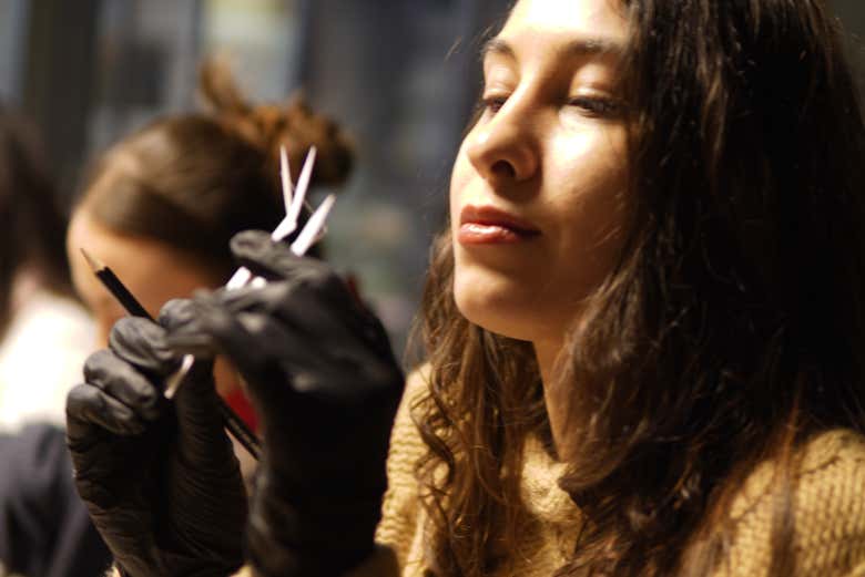 Oliendo los diferentes aromas