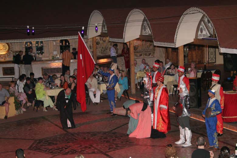 Espetáculo folclórico em Marmaris