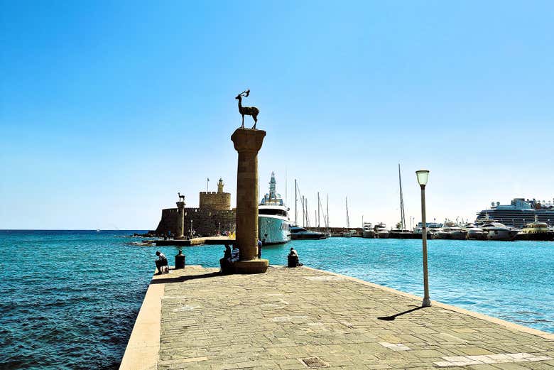 O porto de Rodas