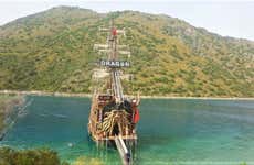 Cruzeiro de barco pirata por Ölüdeniz