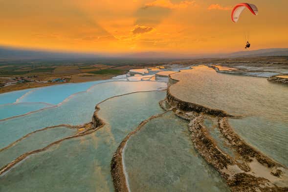 Voo de parapente por Pamukkale