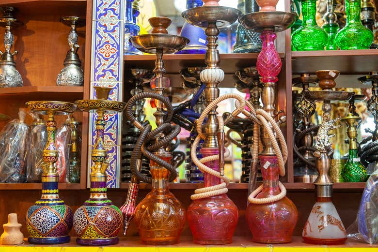Find different styles of hookahs
